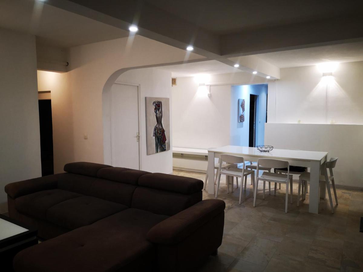 Appartement Saint Gilles Les Bains Exterior photo